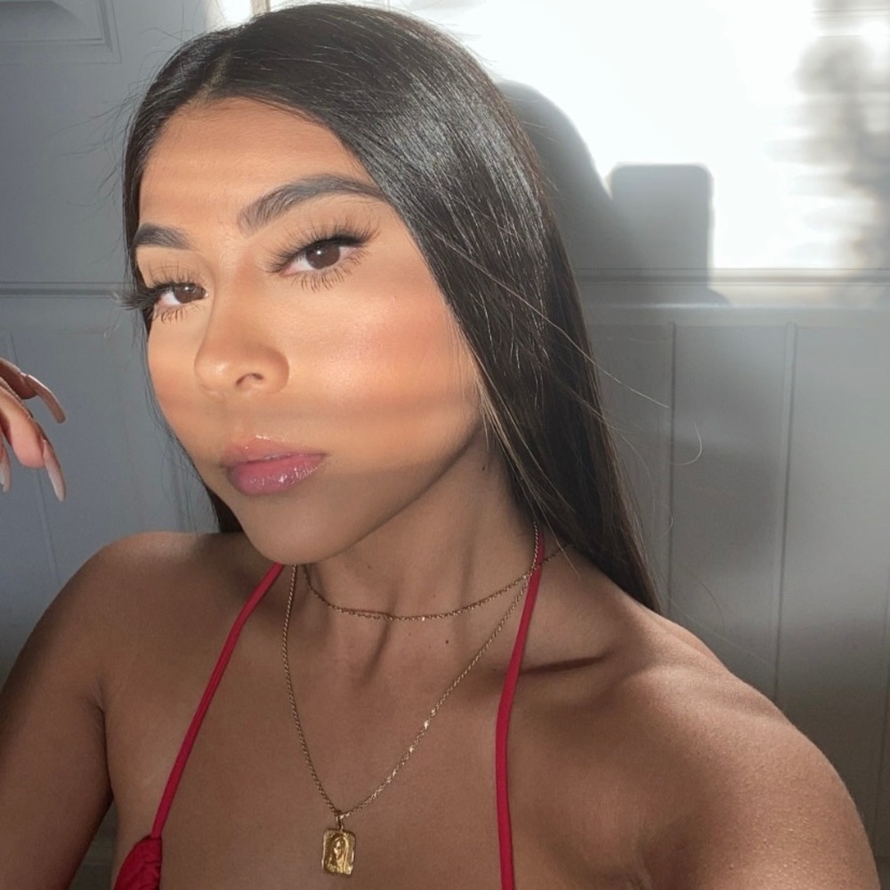 Meet your Posher, Evette